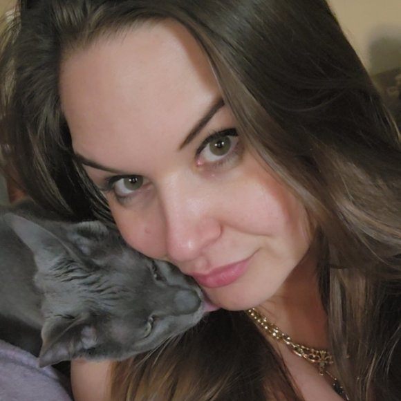 Meet your Posher, Jessica - Picture 3 of 8